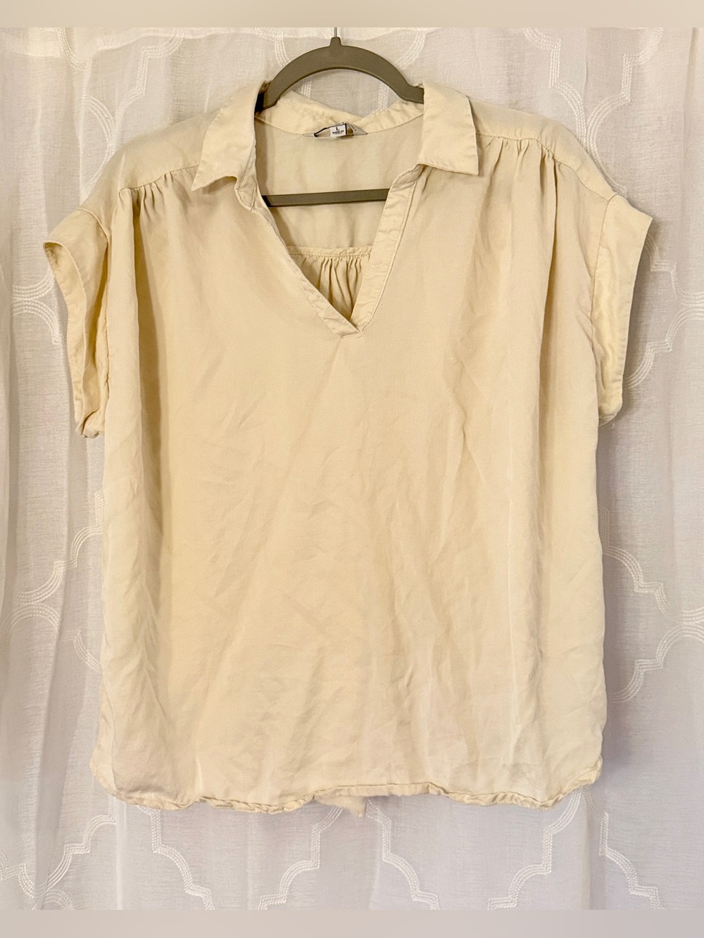 Ophelia Roe | Relaxed Cream Collared V-Neck Blouse | Large